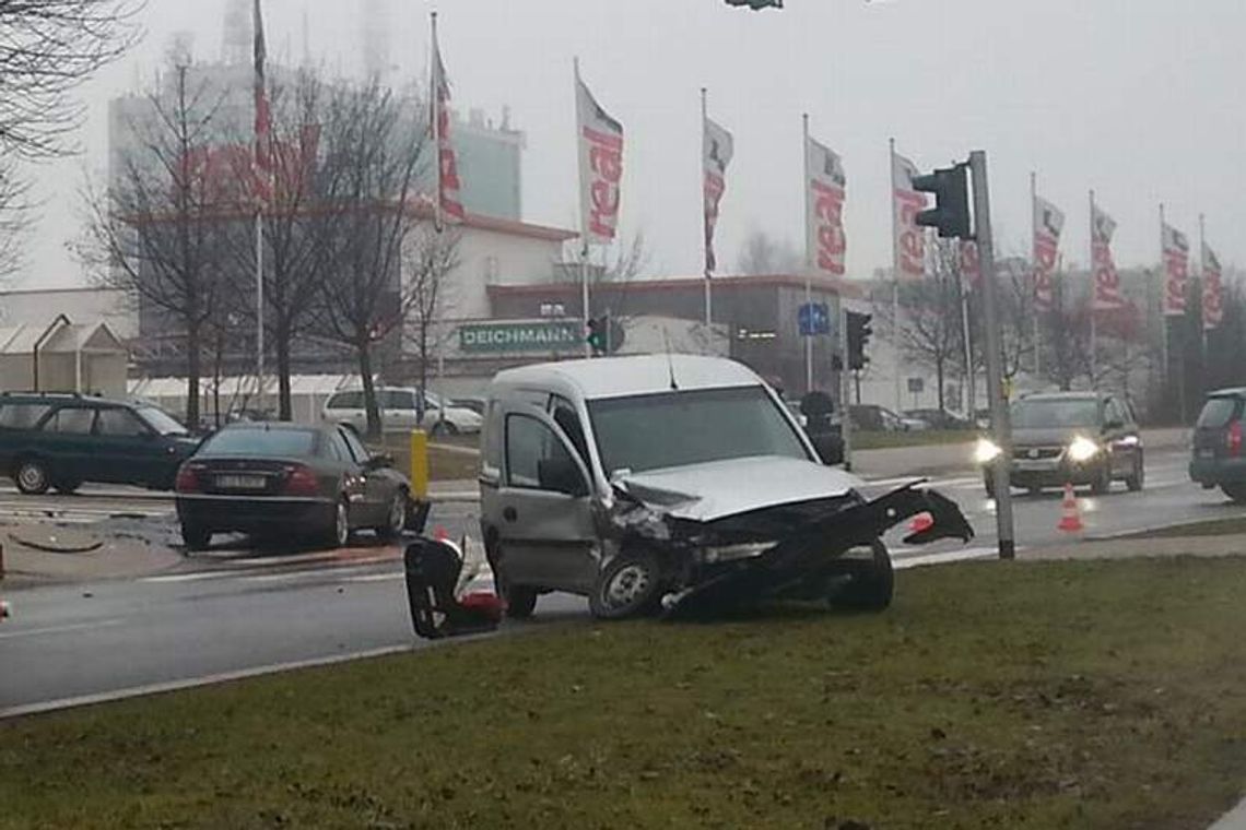 Wypadek na ul. Szeligowskiego w Lublinie (zdjęcia)