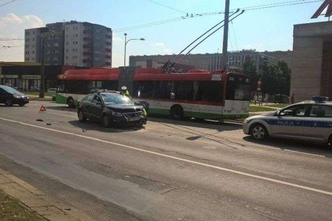 Wypadek na ul. Zana. Volkswagen zderzył się z motocyklem suzuki