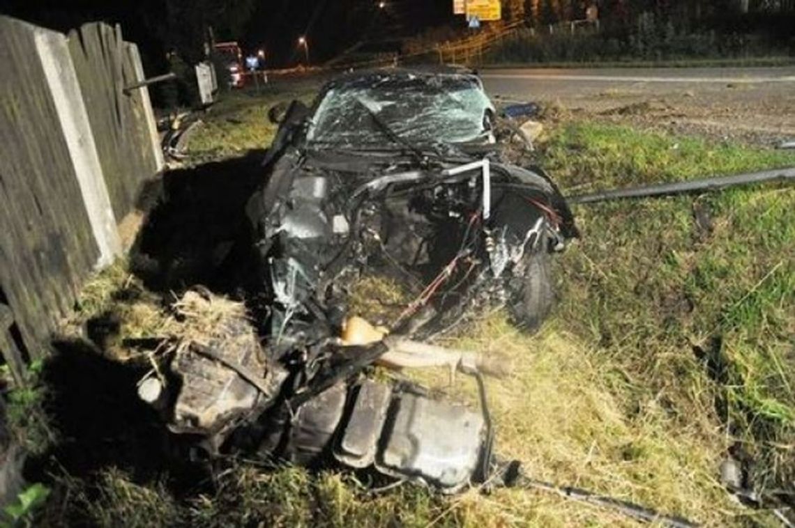 Wypadek opla. Kierowca w szpitalu, pasażer nie żyje