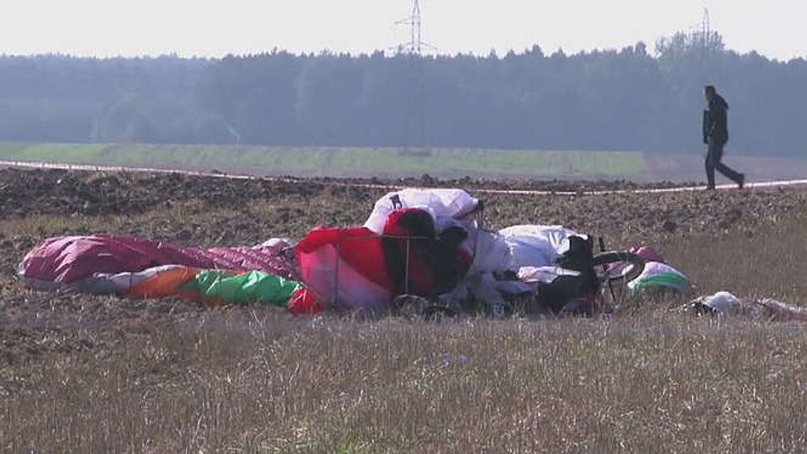 Wypadek paralotniarzy we Włoszczowie: Nie żyje dwóch mężczyzn