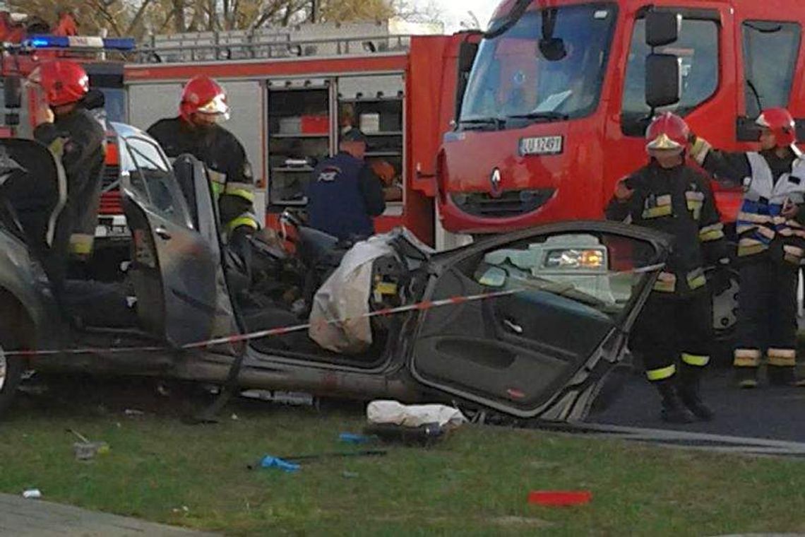 Wypadek przy Felicity: Samochód uderzył w latarnię. 4 osoby w szpitalu