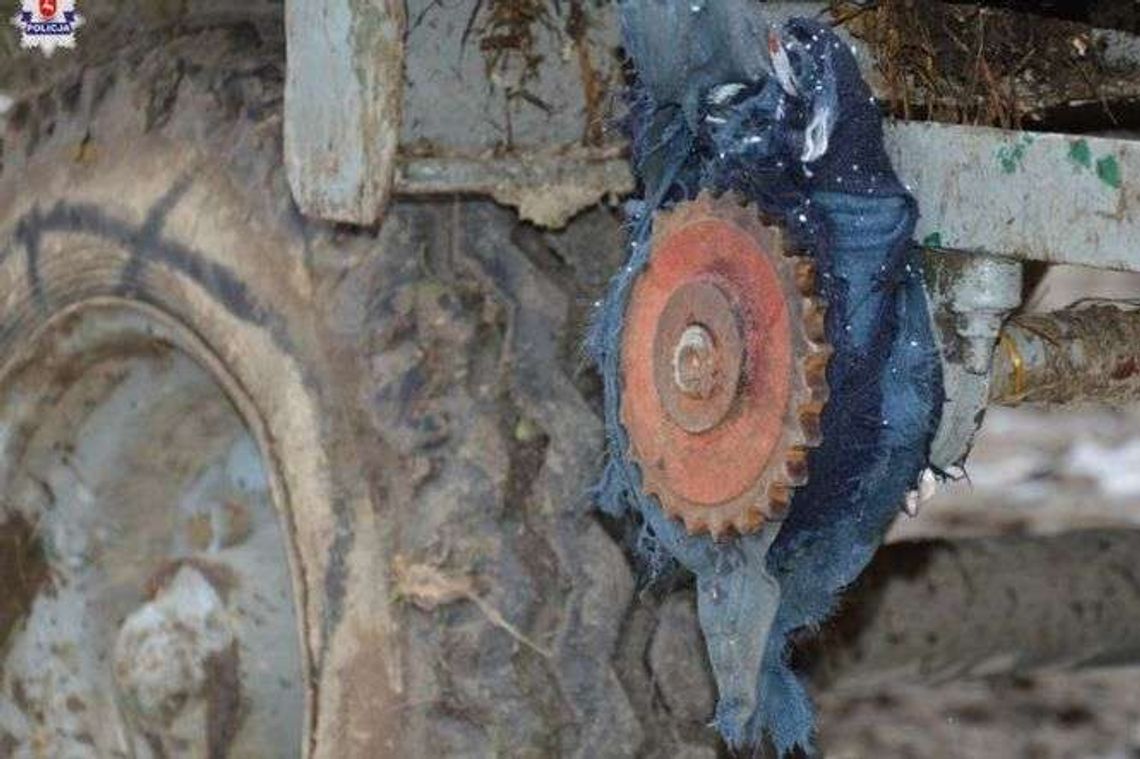 Wypadek przy rozładunku drewna. 55-latek ciężko ranny