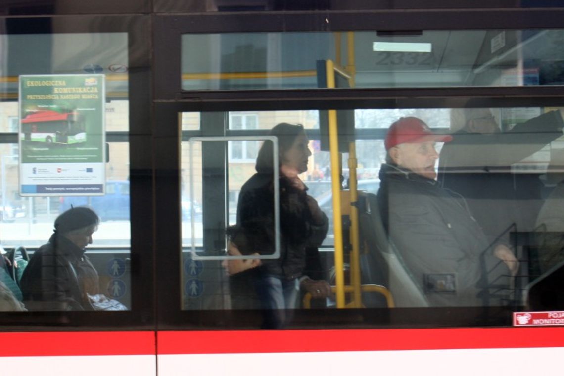 Wypadek w autobusie. Dziecko wypadło z wózka Wypadek w autobusie. Dziecko wypadło z wózka