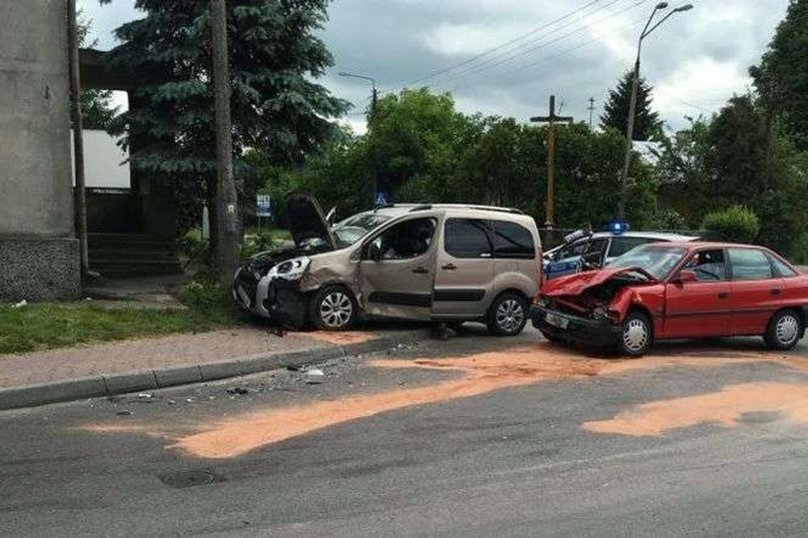 Wypadek w Bełżycach: Trzy osoby trafiły do szpitala