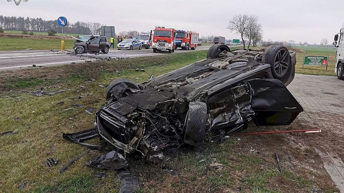 Wypadek w Dorohuczy. Policja szuka kierowcy, który utrudniał wyprzedzanie