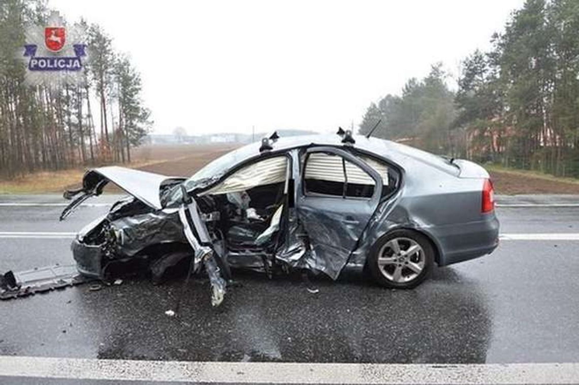 Wypadek w Holi. Kierowca bez prawa jazdy wyprzedzał inne auto Wypadek w Holi. Kierowca bez prawa jazdy wyprzedzał inne auto