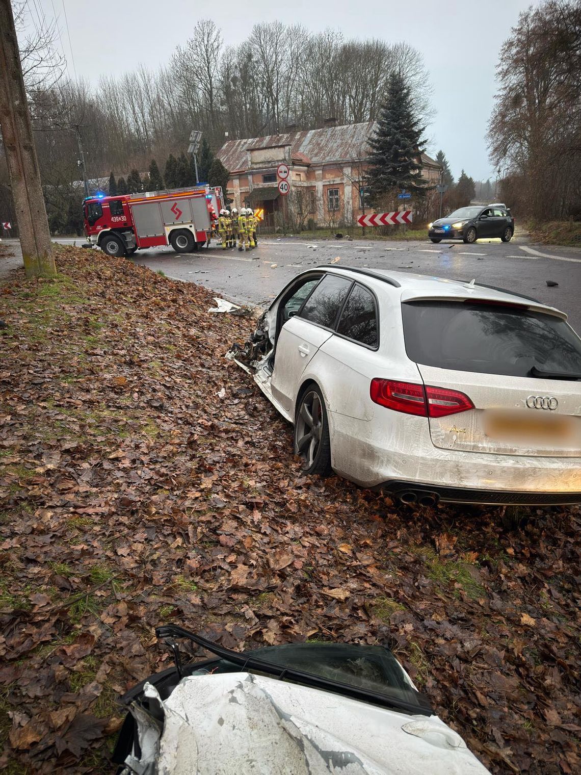 Wypadek w Izbicy. Droga zablokowana w obu kierunkach