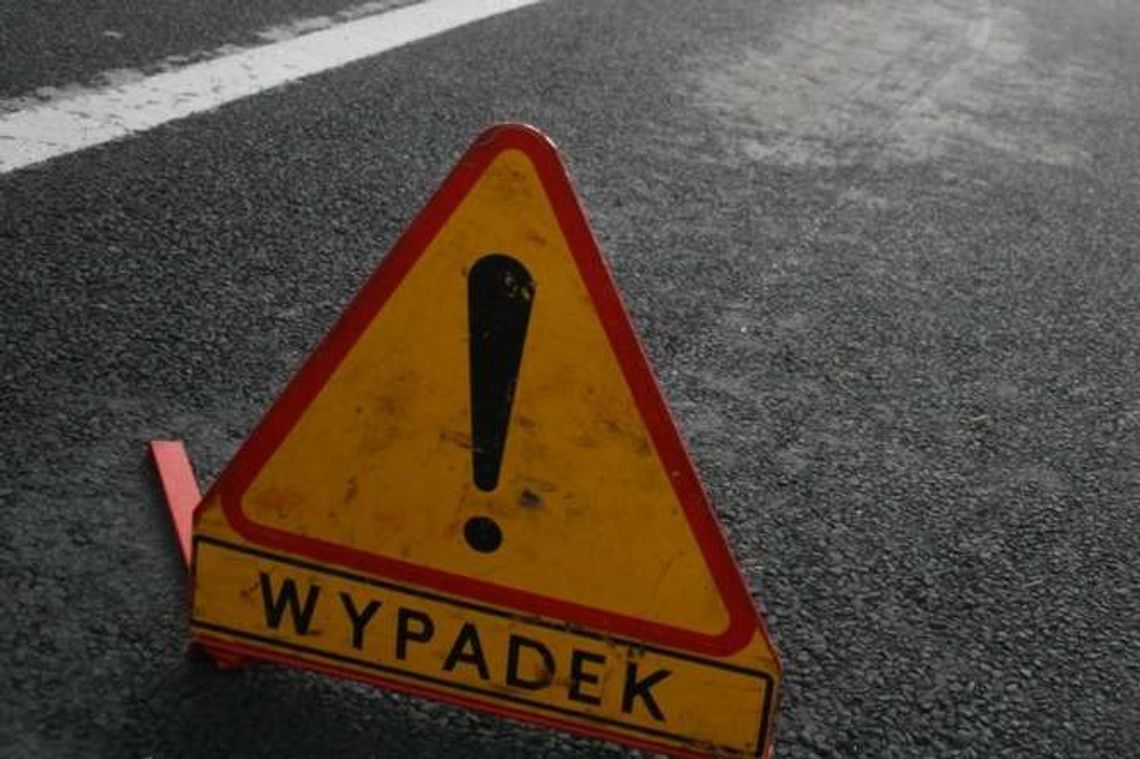 Wypadek w Kąkolewnicy. Zderzenie dwóch ciężarówek i osobówki