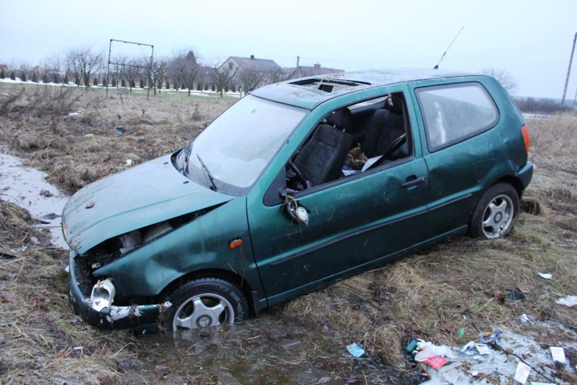Wypadek w Klikawie. Najpierw dachowanie, potem zderzenie