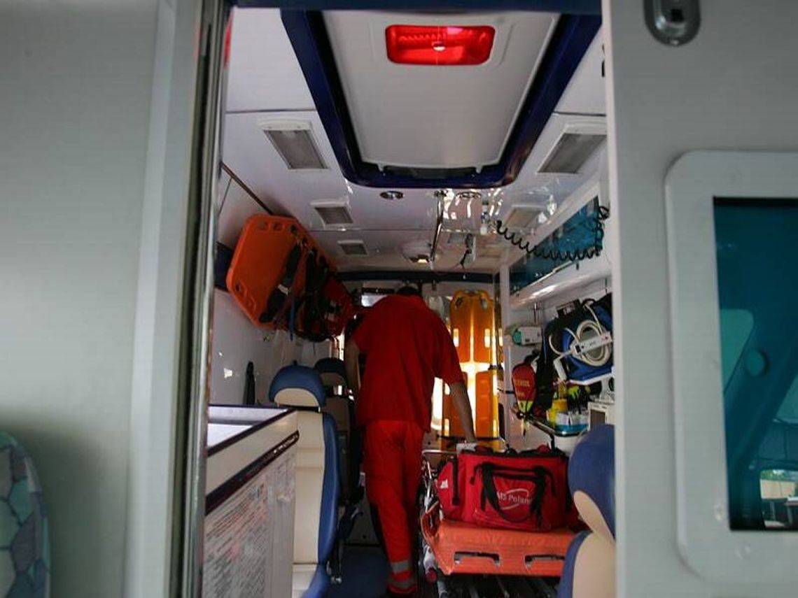 Wypadek w Kluczkowicach: BMW uderzyło w drzewo i zapaliło się Wypadek w Kluczkowicach: BMW uderzyło w drzewo i zapaliło się