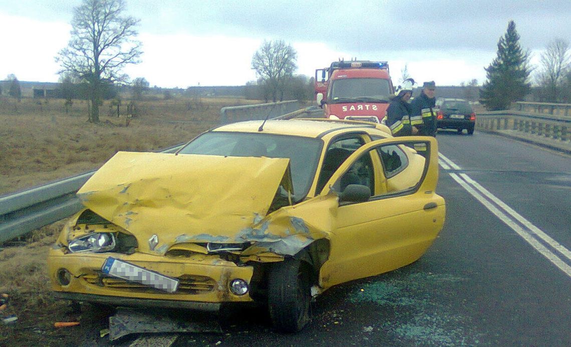 Wypadek w Kołaczach. Pięć osób trafiło do szpitala Wypadek w Kołaczach. Pięć osób trafiło do szpitala