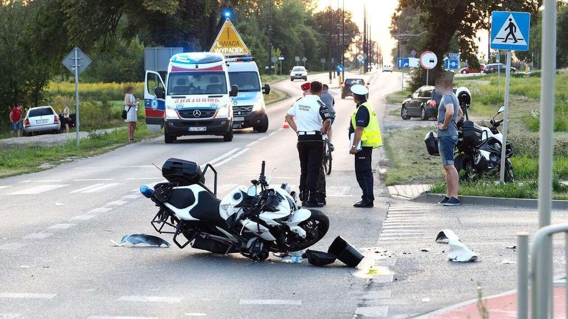 Wypadek w Lublinie: Funkcjonariusz żandarmerii jadący na motocyklu poważnie ranny