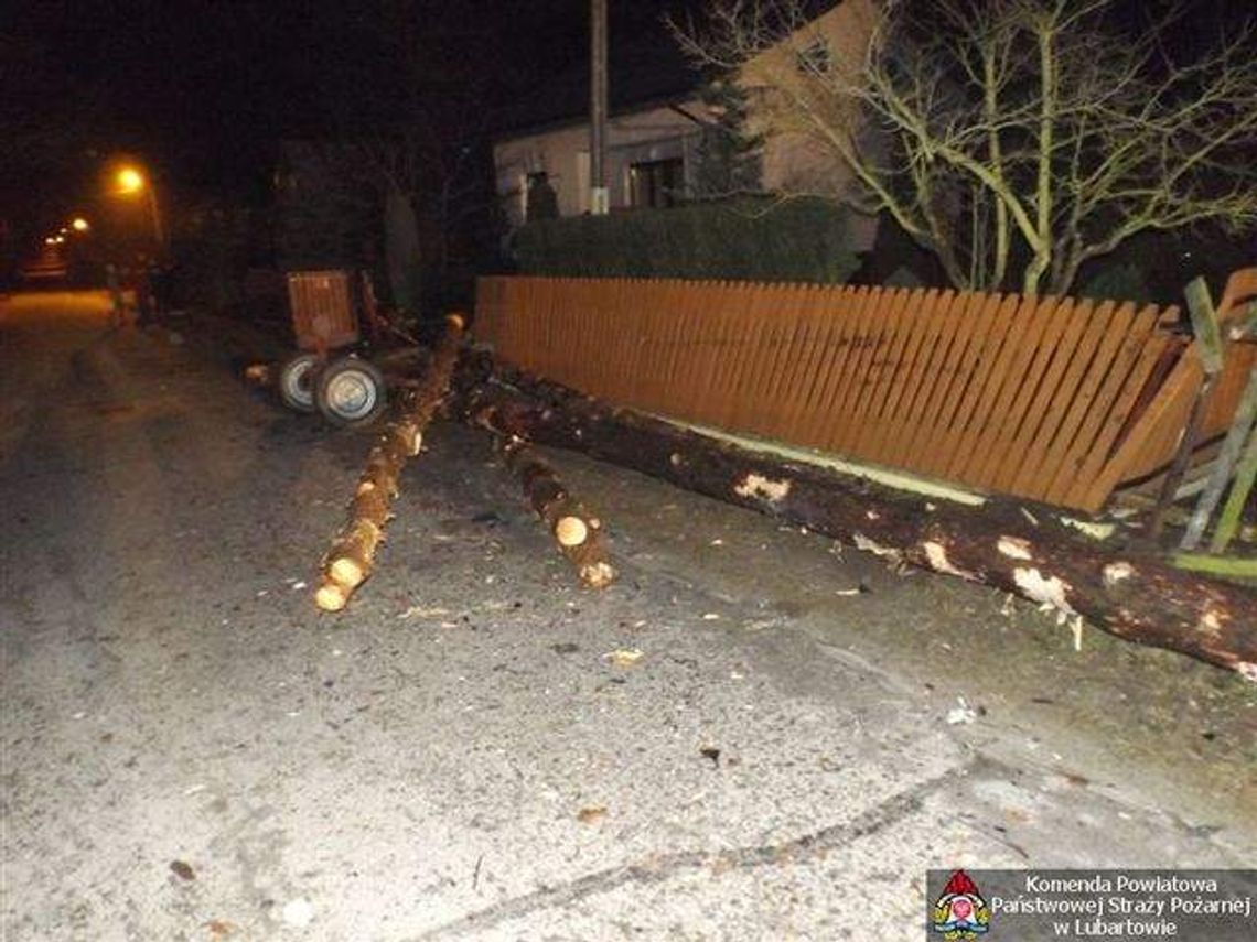 Wypadek w Mejznerzynie: Auto zderzyło się z ciągnikiem przewożącym drzewo