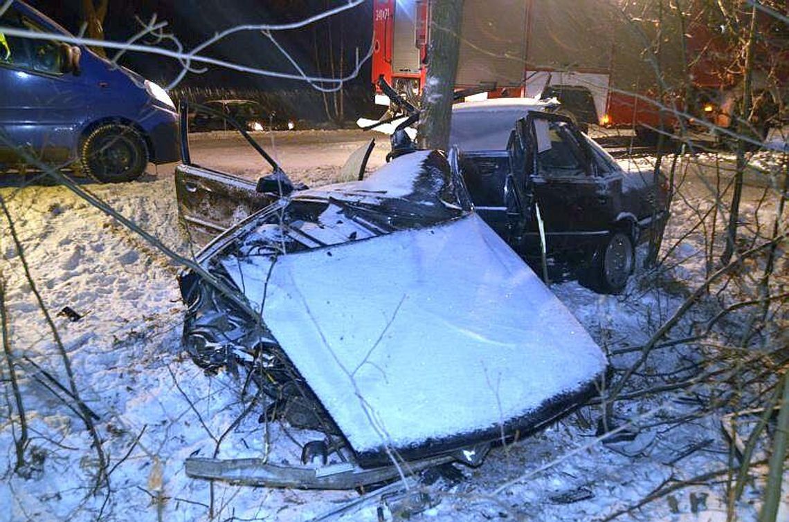 Wypadek w miejscowości Lisy: Trzy osoby ranne (zdjęcia) Wypadek w miejscowości Lisy: Trzy osoby ranne (zdjęcia)