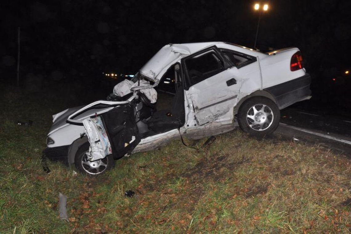 Wypadek w Parafiance: Kierowca opla trafił do szpitala