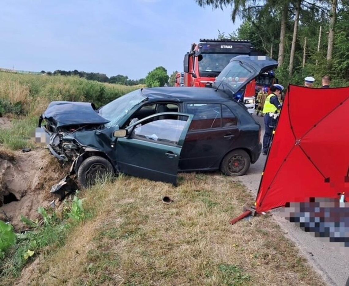 Wypadek w powiecie kraśnickim. 68-latka zginęła po uderzeniu auta w przepust Wypadek w powiecie kraśnickim. 68-latka zginęła po uderzeniu auta w przepust