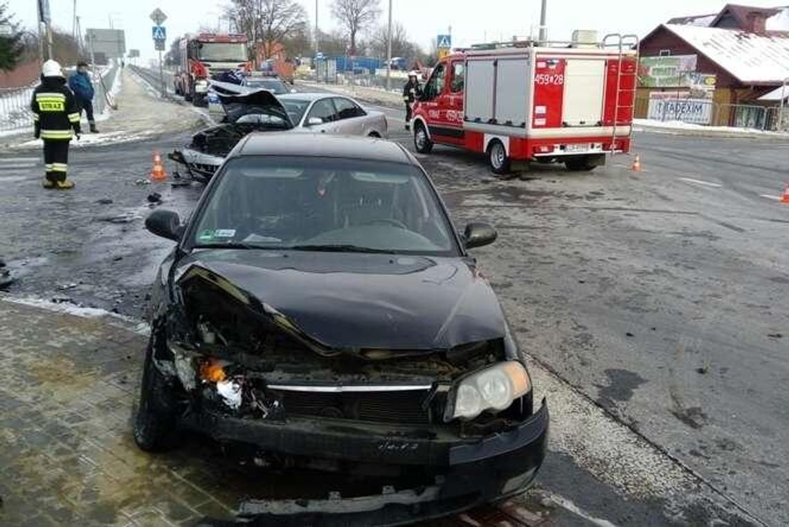 Wypadek w Przytocznie: Zajechał drogę, dwie osoby w szpitalu Wypadek w Przytocznie: Zajechał drogę, dwie osoby w szpitalu