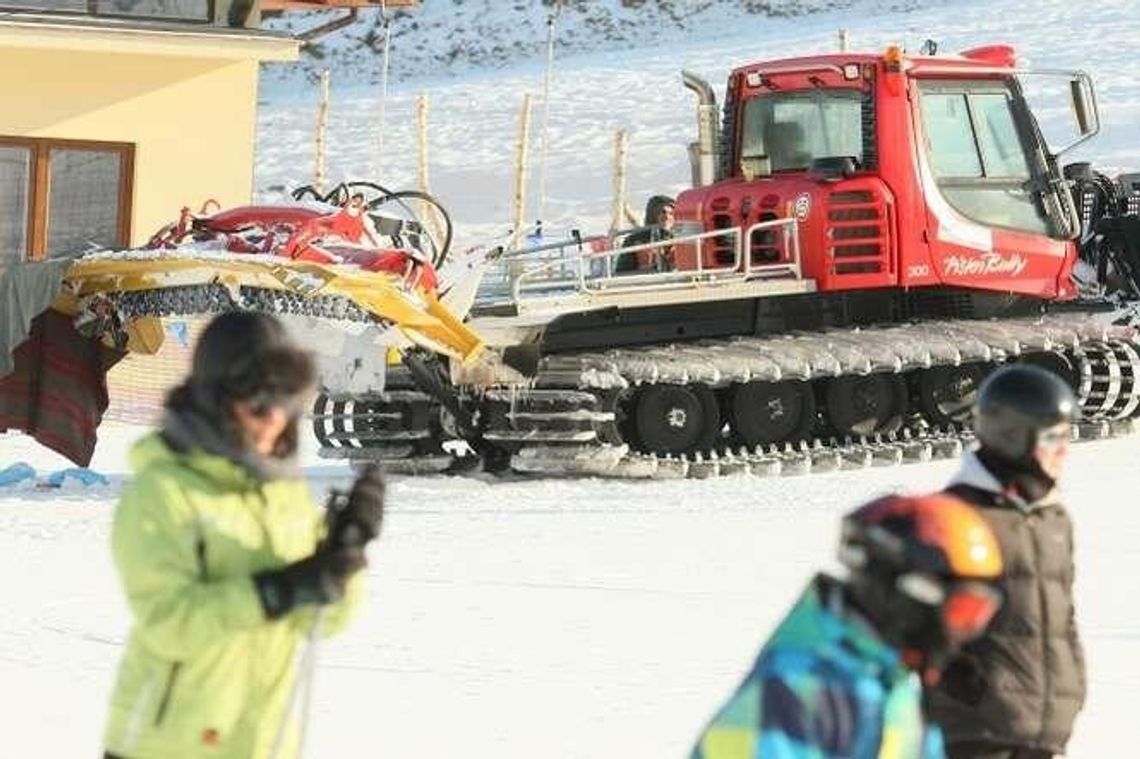 Wypadek w Rąblowie: Operator stracił nogę. Kierowca ratraka usłyszał wyrok