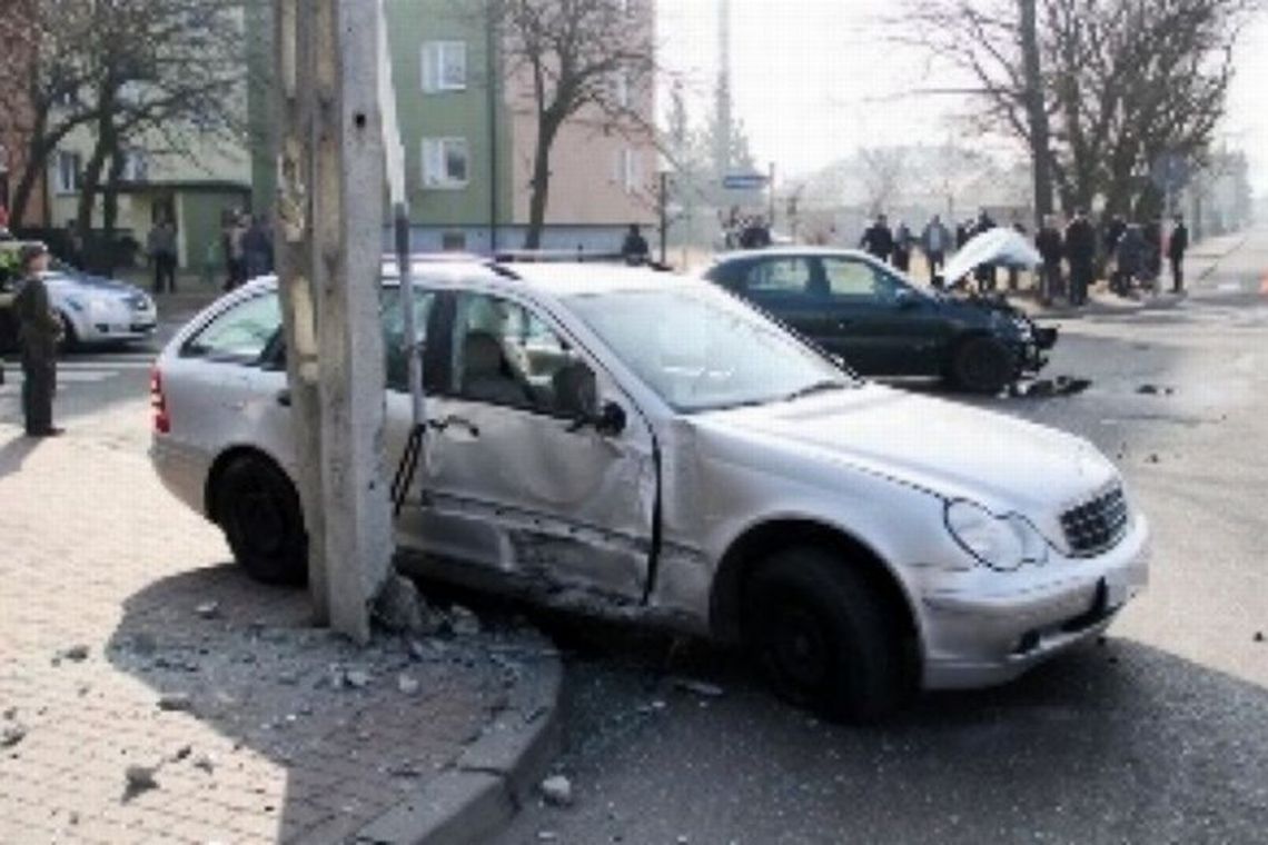 Wypadek w Radzyniu Podlaskim: Dwie osoby w szpitalu