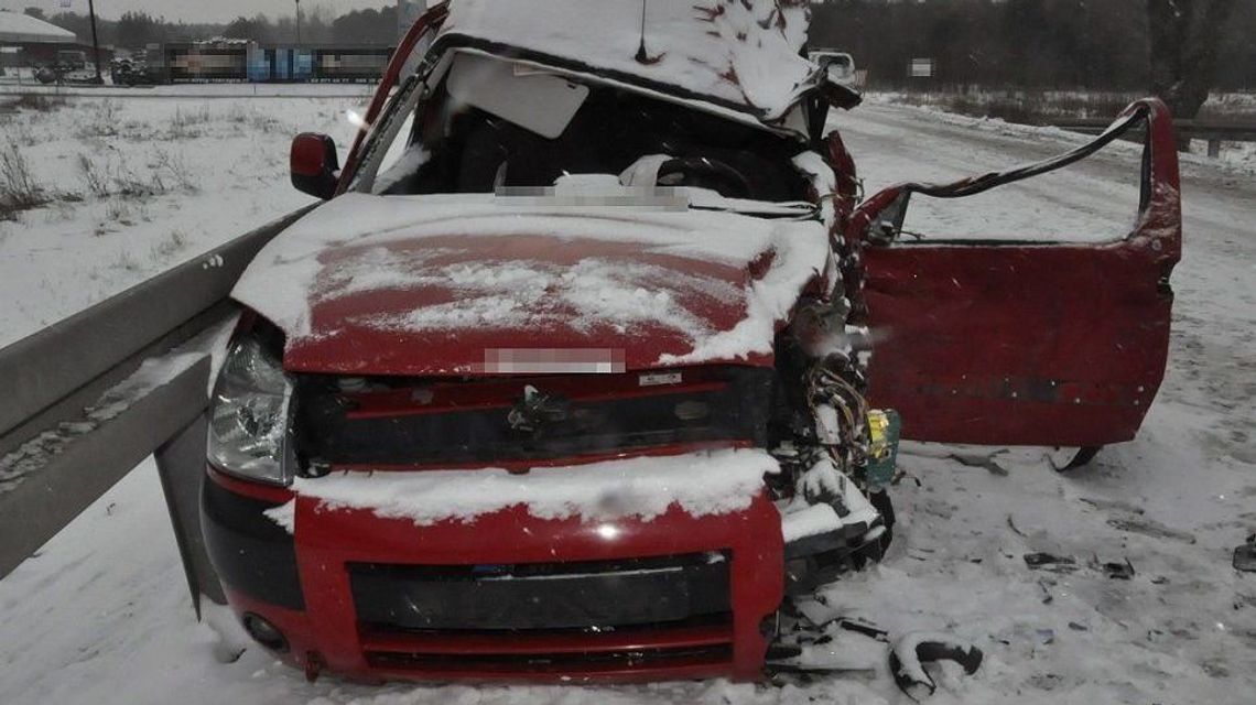 Wypadek w Rzeczycy. Wersja kierowcy volvo różni się od tego co ustalili policjanci Wypadek w Rzeczycy. Wersja kierowcy volvo różni się od tego co ustalili policjanci