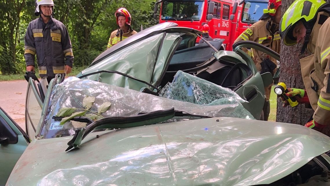 Wypadek w Sporniaku pod Lublinem. Zginęła 20-letnia kobieta [zdjęcia]
