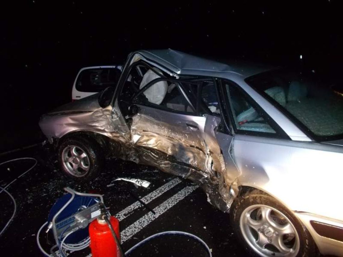 Wypadek w Turowoli. Zginął 31-letni kierowca (zdjęcia)