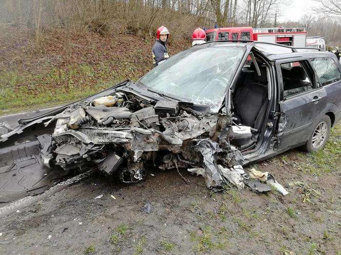 Wypadek w Wąwolnicy, 6 osób rannych [zdjęcia]