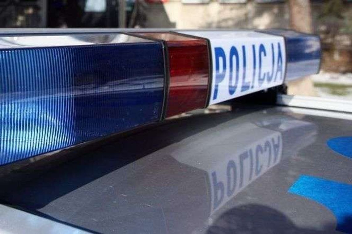 Wypadek w Wojciechowie: Wjechał w drzewo, nie żyje