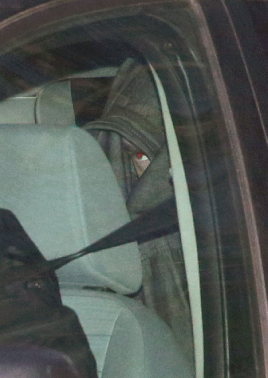 Wypadek w Wólce: Policjant przyznał się do winy. Wszystkim mówił, że uderzył sarnę