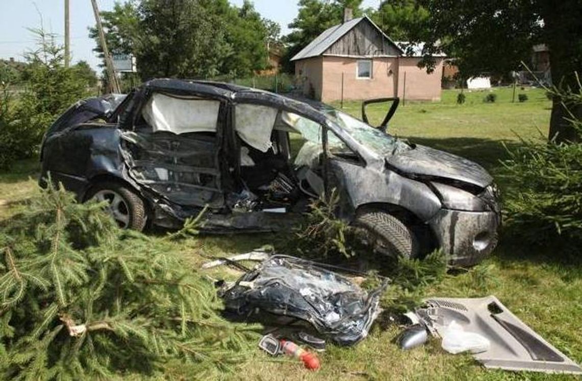 Wypadek w Wólce Rokickiej. Żona i dzieci zginęły. Ojciec miał 2,5 promila