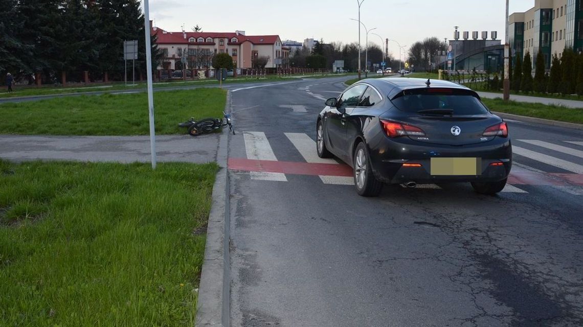 Wypadek w Zamościu. Kierowca samochodu potrącił rowerzystę