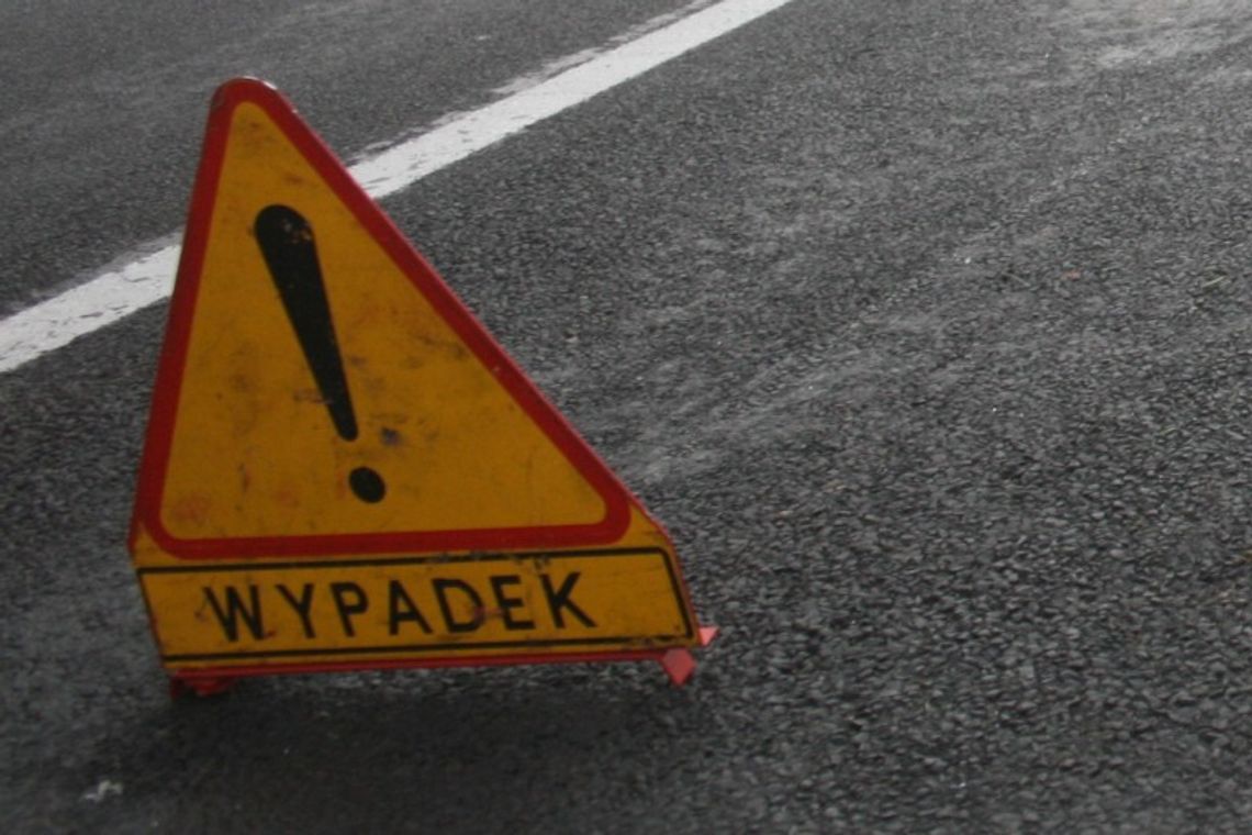 Wypadki na drogach. Jedna osoba nie żyje, jedna ranna