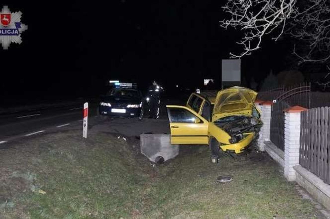 Wypadki na drogach woj. lubelskiego: Zasłabł i uderzył w ogrodzenie Wypadki na drogach woj. lubelskiego: Zasłabł i uderzył w ogrodzenie