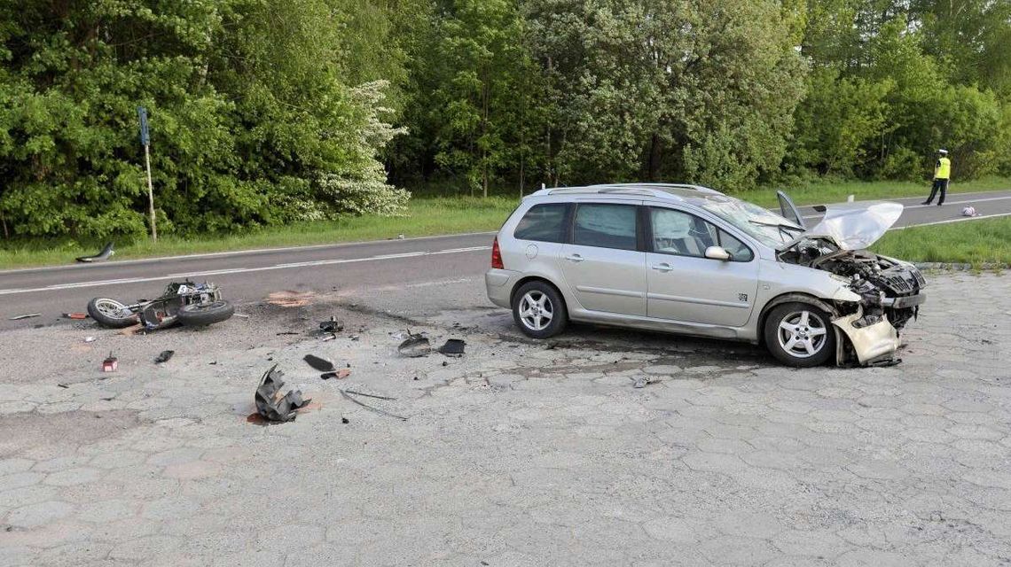 Wypadki z udziałem motocyklistów. 22-latek i 32-latek są ranni. Policja apeluje o ostrożność