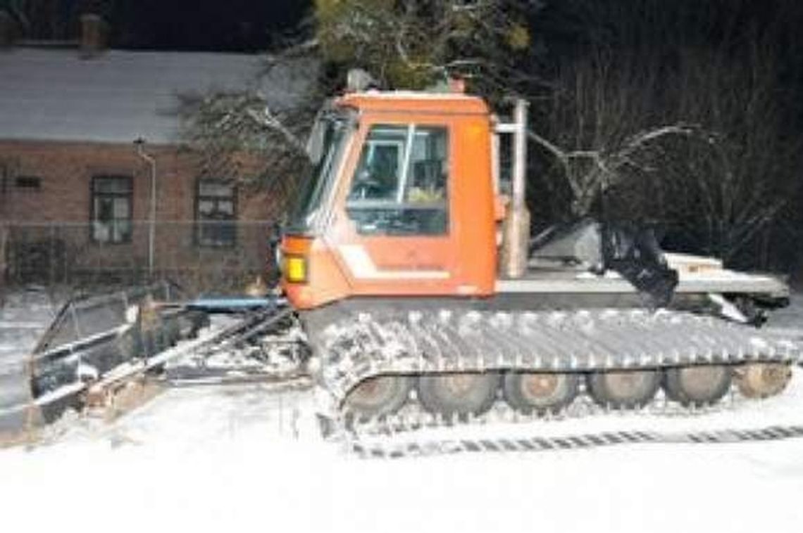 Wypadł z ratraka i wpadł pod gąsienice. Zarzuty usłyszał jego brat