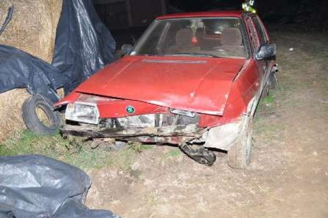 Wypił i wiózł trójkę dzieci. Skończył w rowie