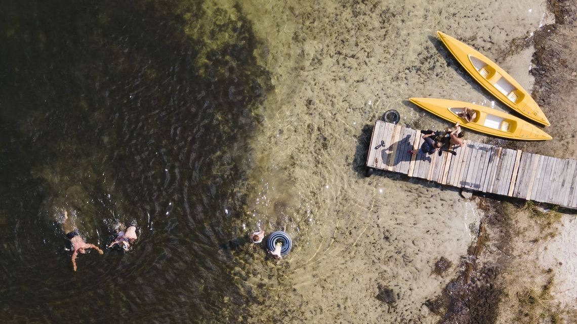 Wypoczynek w dobie koronawirusa. Warto wybrać miejsce, gdzie jest mniej ludzi