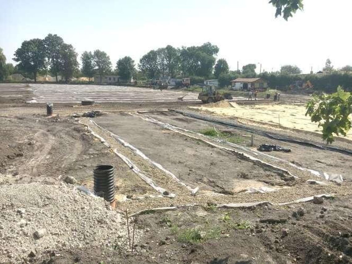 Wyprzedzili harmonogram na budowie stadionu w Opolu Lubelskim
