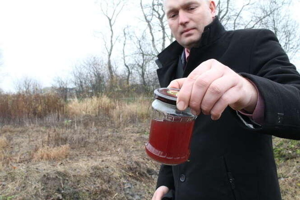 Wypuszczenie do rowu ścieków z zakładu Pini Beef. Sprawą zajmą się śledczy Wypuszczenie do rowu ścieków z zakładu Pini Beef. Sprawą zajmą się śledczy
