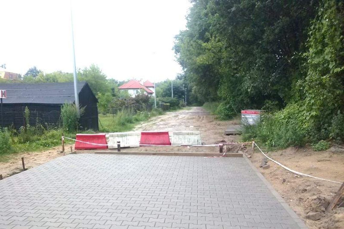 Wyremontowali pół ulicy. Na drugie pół zabrakło pieniędzy