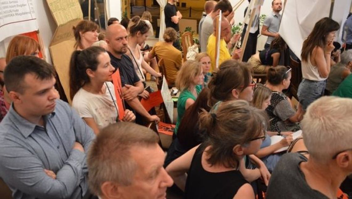 Wyrok na górki czechowskie. Radni o godz. 4.38 nad ranem zgodzili się na zabudowę górek [relacja]