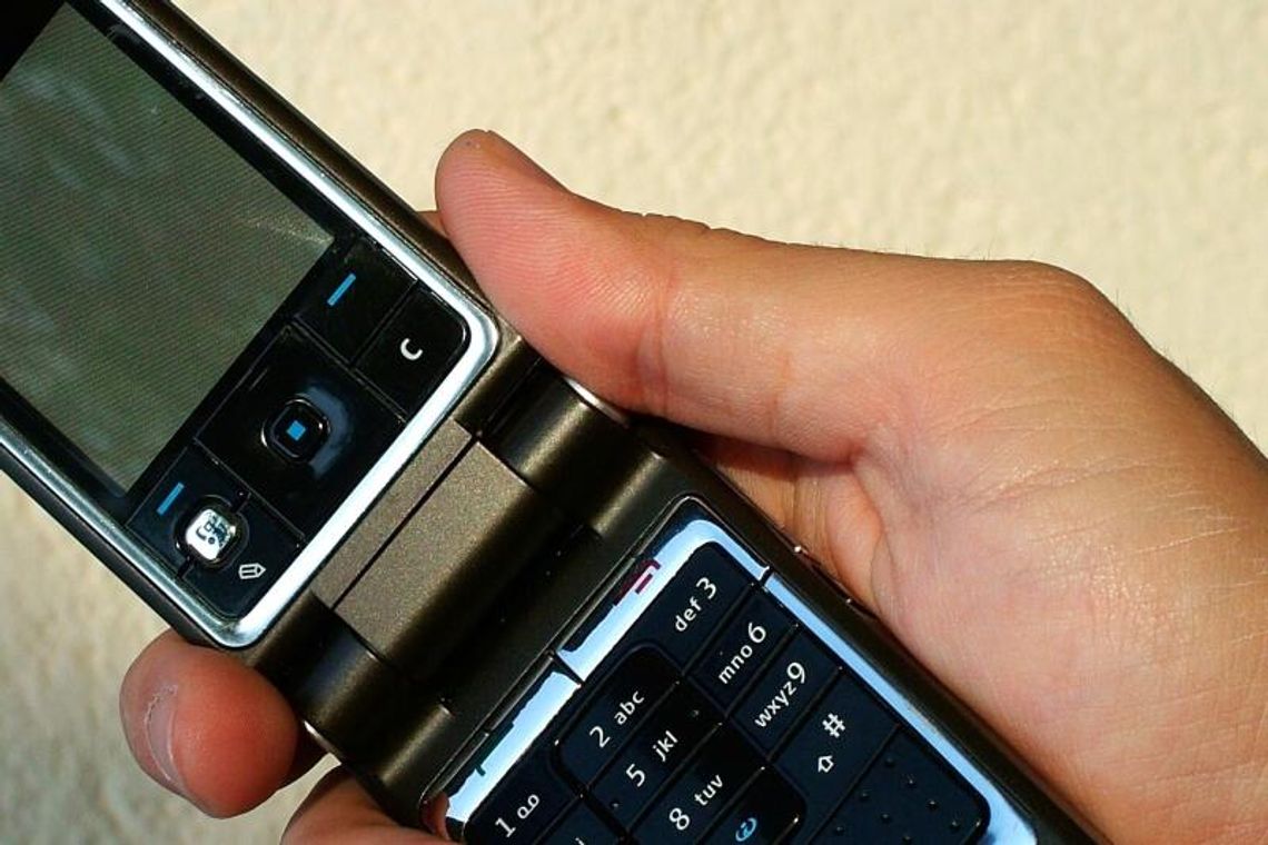 Wyrywał telefony z rąk, groził, a potem przepraszał Wyrywał telefony z rąk, groził, a potem przepraszał