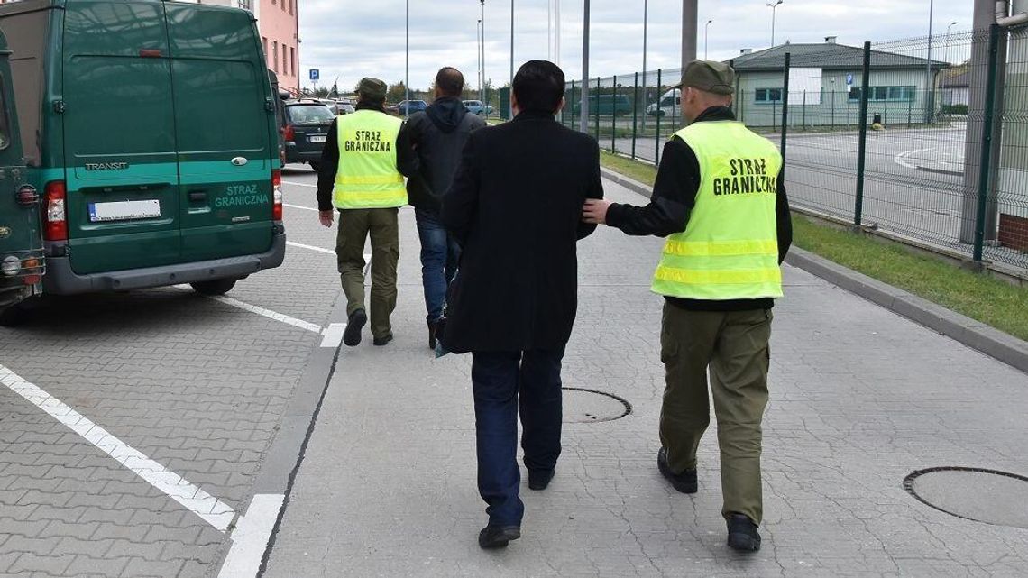 Wyrzuceni z Polski za pracę na czarno. Pracodawca też zapłaci karę Wyrzuceni z Polski za pracę na czarno. Pracodawca też zapłaci karę