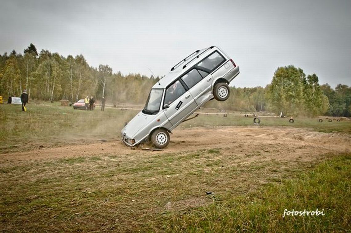 Wyścig wraków w Moto parku Ułęż (zdjęcia)