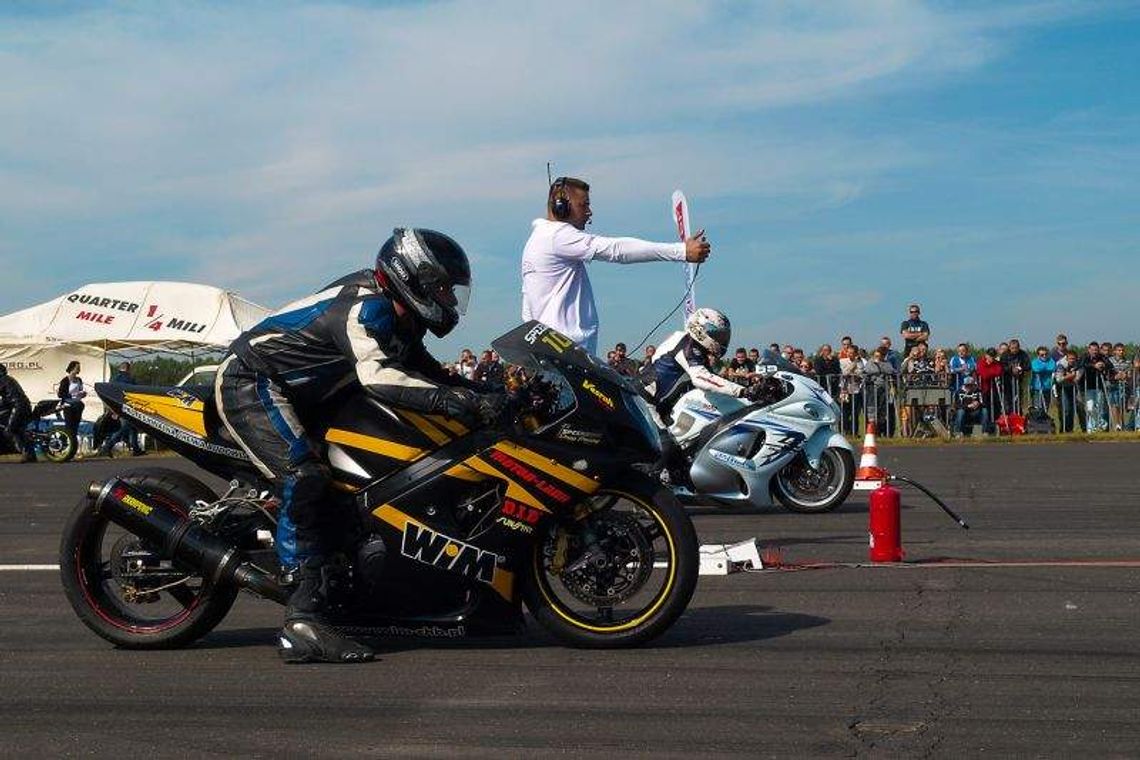 Wyścigi na 1/4 mili na Lotnisku Ułęż Wyścigi na 1/4 mili na Lotnisku Ułęż