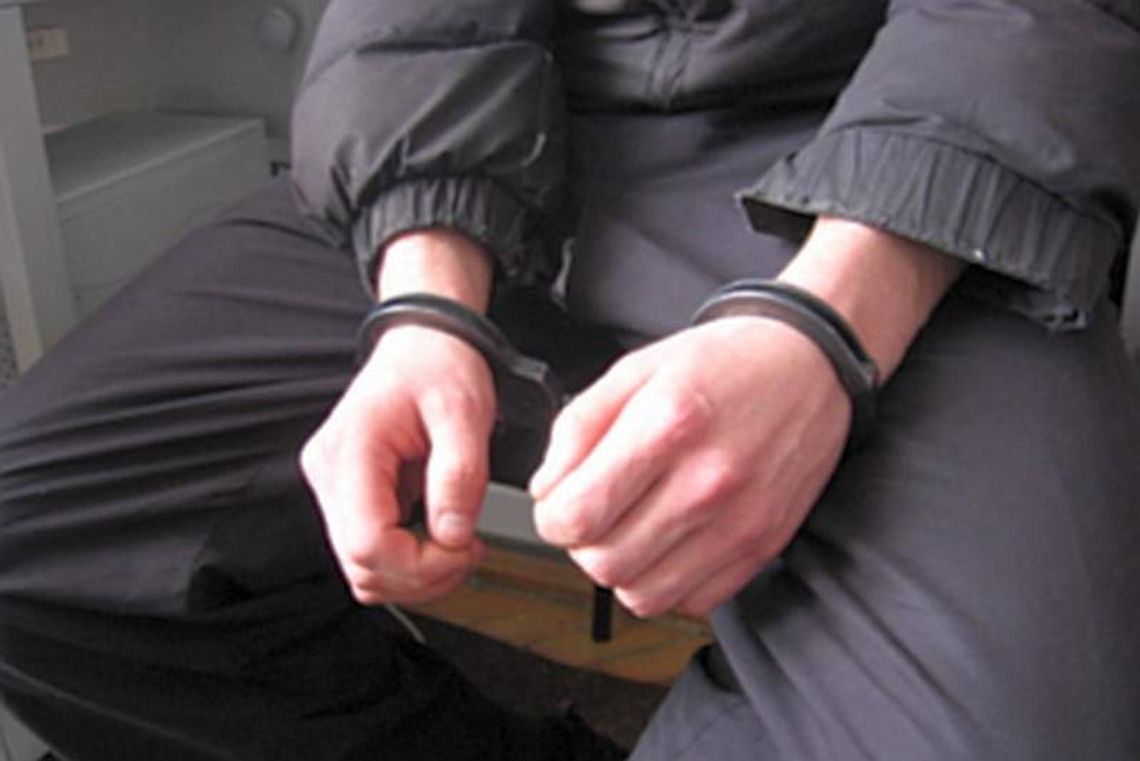 Wysiadł z auta z poderżniętym gardłem. 24-letni zabójca zatrzymany