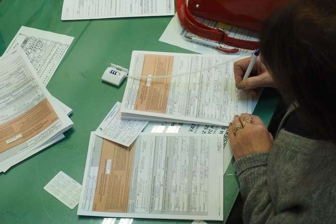 Wyślij PIT z galerii handlowej. Tutaj pomogą pracownicy skarbówki