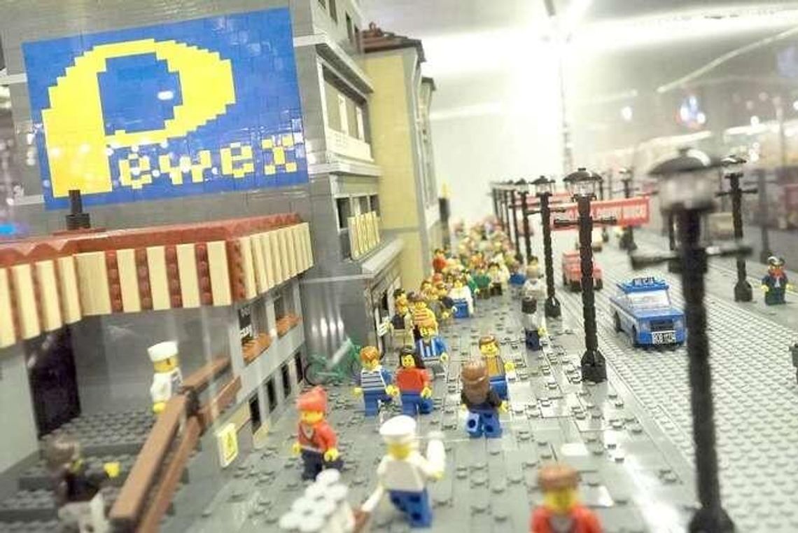 Wystawa klocków LEGO w Lublinie: Titanic, Pałac Kultury i Pewex (wideo, zdjęcia) Wystawa klocków LEGO w Lublinie: Titanic, Pałac Kultury i Pewex (wideo, zdjęcia)