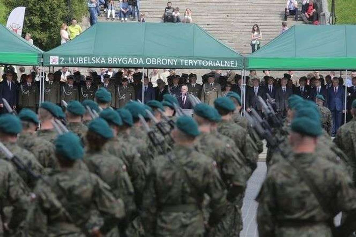 Wysyłają zaproszenia do wstąpienia w szeregi Wojsk Obrony Terytorialnej