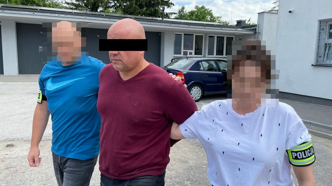 Wyszedł z ogromnymi pieniędzmi z mieszkania, a potem wybuchł tam pożar. Zatrzymali go w Poznaniu